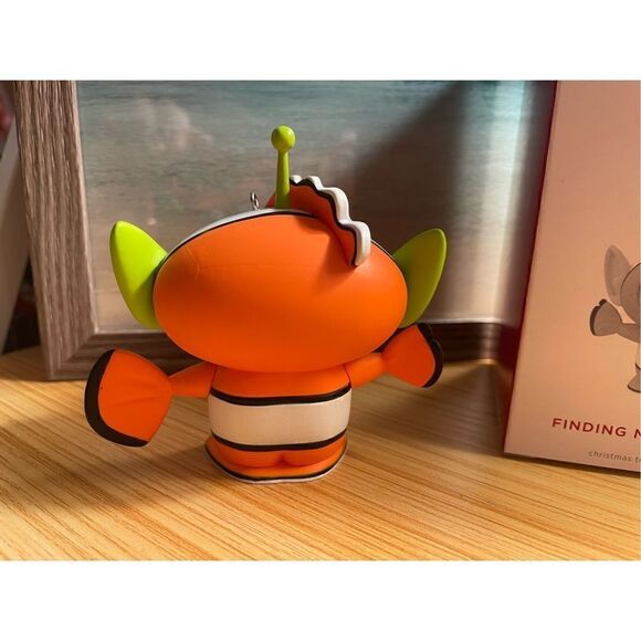 Hallmark Disney Toy Story Alien Remix Finding Nemo Surprise 2022 - Picture 3 of 4